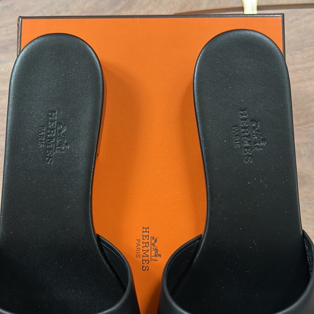 Hermès Dune Sandals, Size 36.5 - Picture 13 of 15